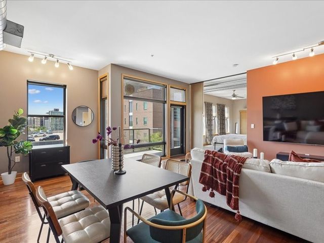 119 4th Street 403, Des Moines, IA 50309