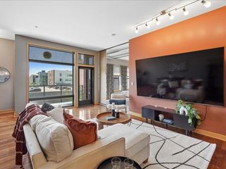 119 4th Street 403, Des Moines, IA 50309