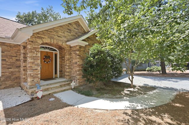 104 Fox Run Court, West End, NC 27376