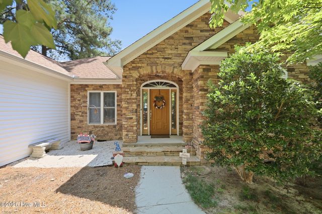 104 Fox Run Court, West End, NC 27376