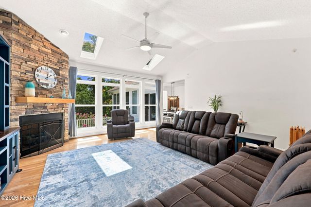 104 Fox Run Court, West End, NC 27376