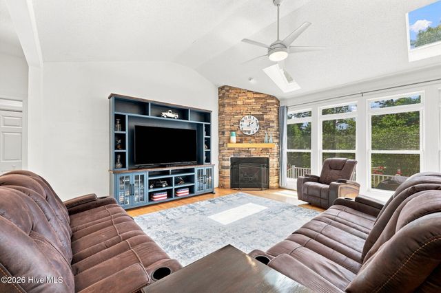 104 Fox Run Court, West End, NC 27376