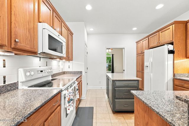 104 Fox Run Court, West End, NC 27376