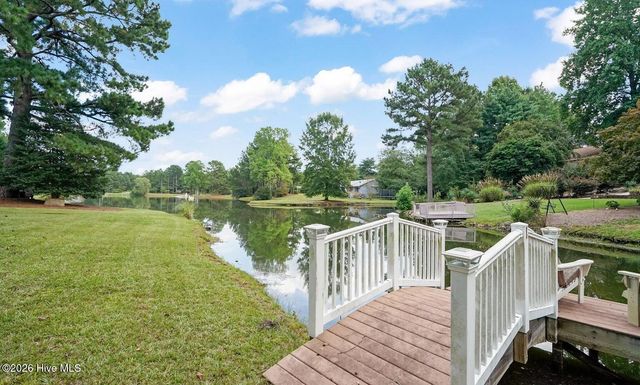 104 Fox Run Court, West End, NC 27376