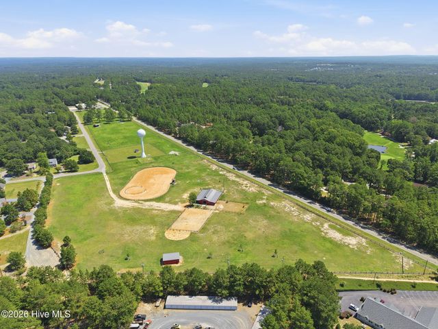 104 Fox Run Court, West End, NC 27376