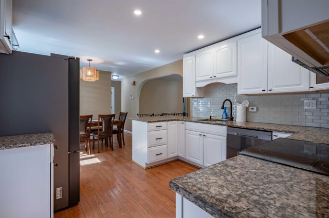 22 Roblin Road, Bedford, NH 03110