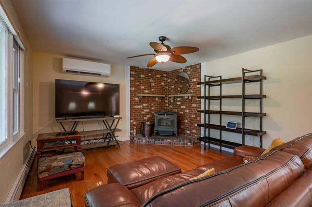 22 Roblin Road, Bedford, NH 03110
