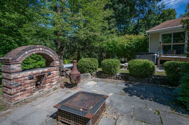 22 Roblin Road, Bedford, NH 03110