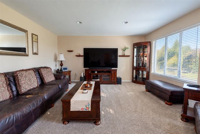 39244 Canterbury Drive, Harrison Twp, MI 48045