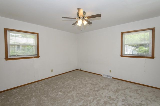 7016 N 86th STREET, Milwaukee, WI 53224