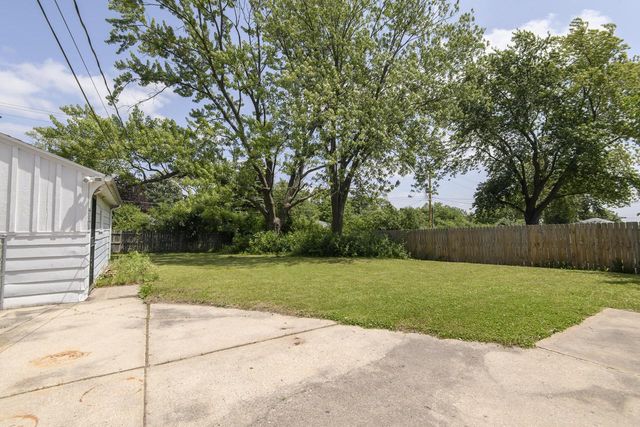 7016 N 86th STREET, Milwaukee, WI 53224