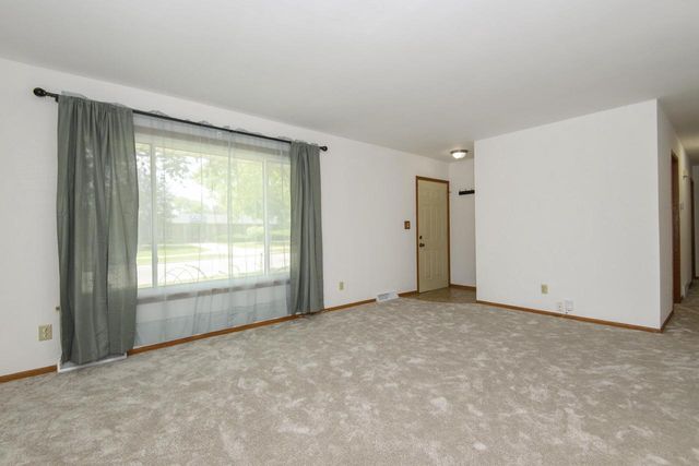 7016 N 86th STREET, Milwaukee, WI 53224