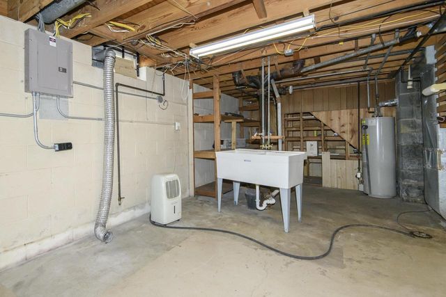 7016 N 86th STREET, Milwaukee, WI 53224