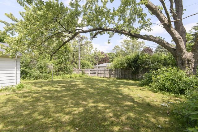 7016 N 86th STREET, Milwaukee, WI 53224