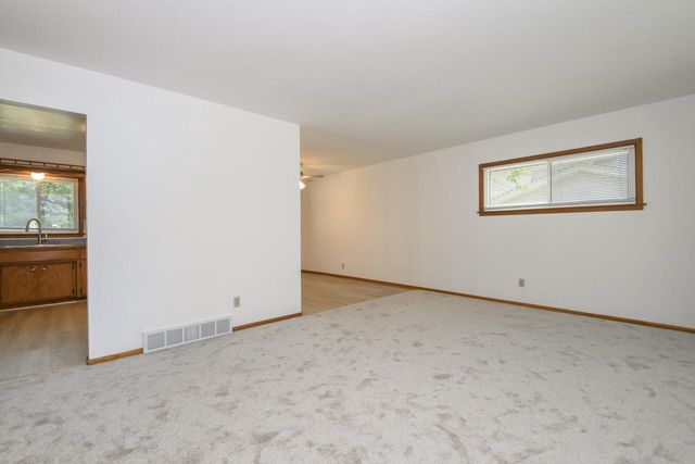 7016 N 86th STREET, Milwaukee, WI 53224