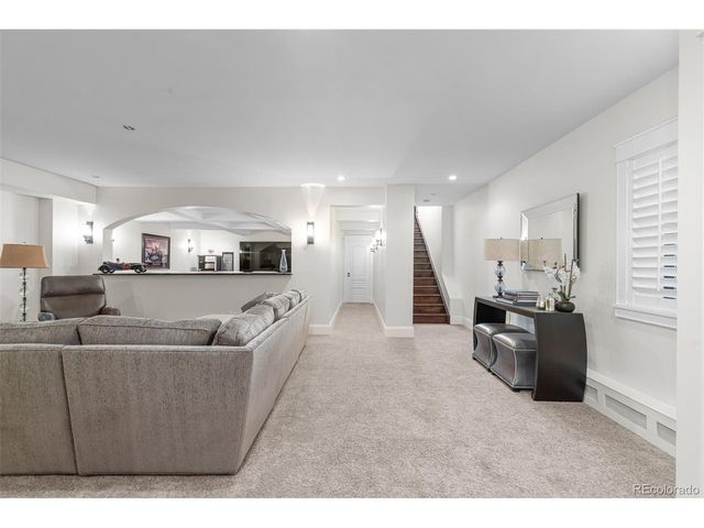 579 Madison St, Denver, CO 80206