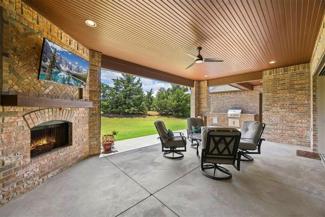 1116 Abberly Circle, Arcadia, OK 73007