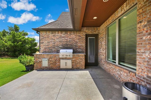 1116 Abberly Circle, Arcadia, OK 73007