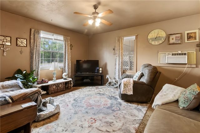 515 Broadway Avenue, Yellville, AR 72687
