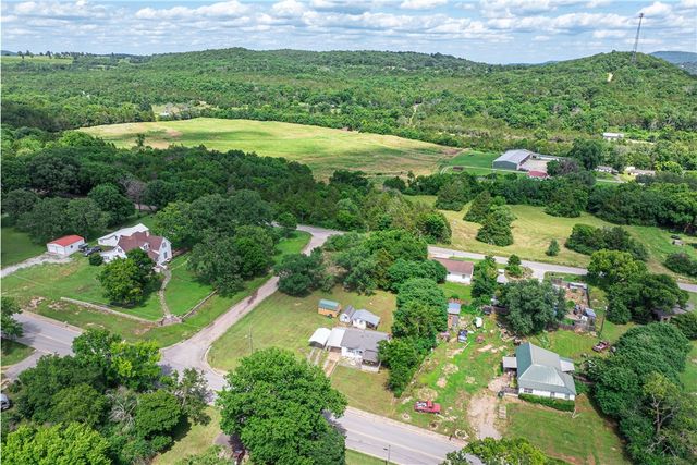 515 Broadway Avenue, Yellville, AR 72687