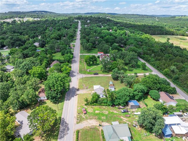 515 Broadway Avenue, Yellville, AR 72687