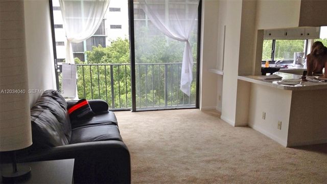17021 N Bay Rd 423, Sunny Isles Beach, FL 33160