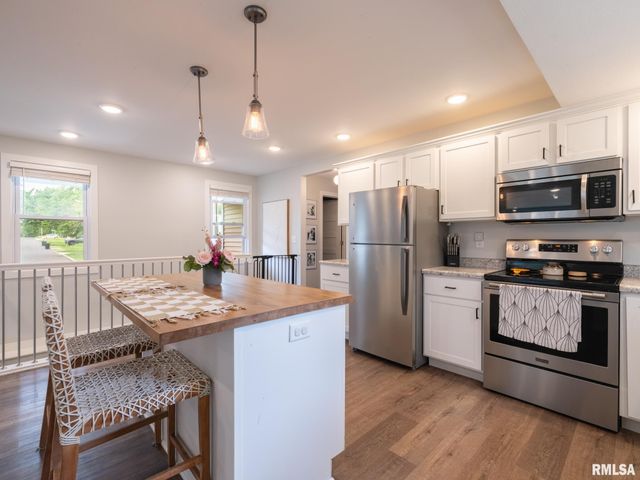 1000 OXFORD Avenue, Pekin, IL 61554