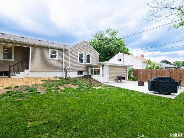 1000 OXFORD Avenue, Pekin, IL 61554