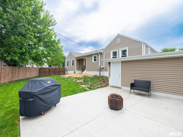 1000 OXFORD Avenue, Pekin, IL 61554