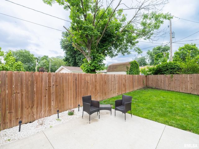 1000 OXFORD Avenue, Pekin, IL 61554