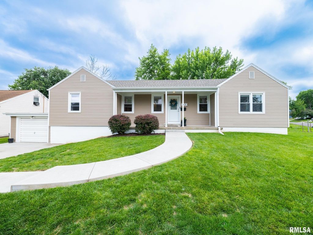 1000 OXFORD Avenue, Pekin, IL 61554