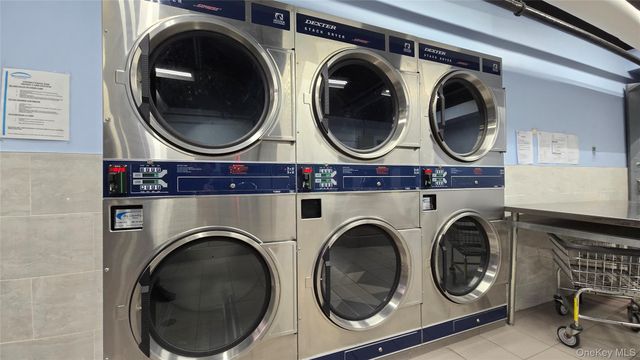 148-09 Northern Boulevard 2O, Flushing, NY 11354