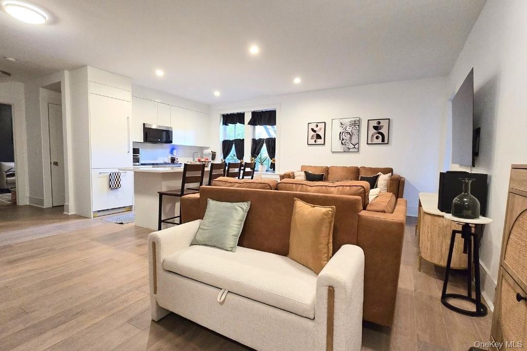 148-09 Northern Boulevard 2O, Flushing, NY 11354