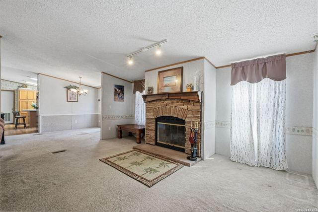 708 Mesquite, Jourdanton, TX 78026