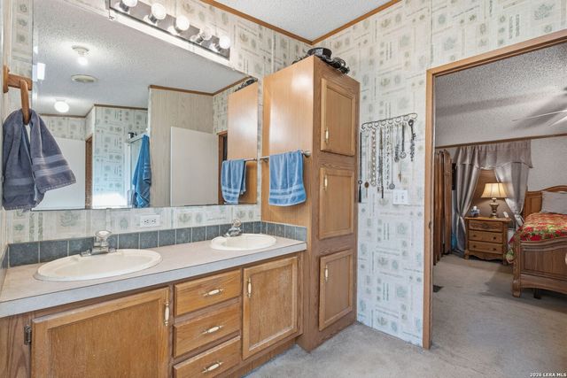 708 Mesquite, Jourdanton, TX 78026