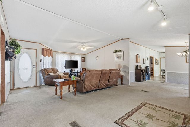 708 Mesquite, Jourdanton, TX 78026