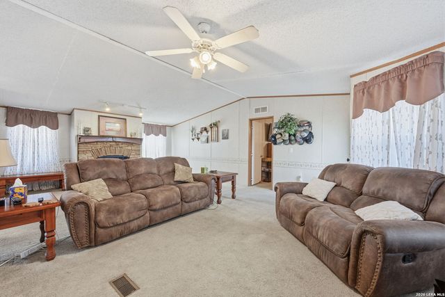 708 Mesquite, Jourdanton, TX 78026