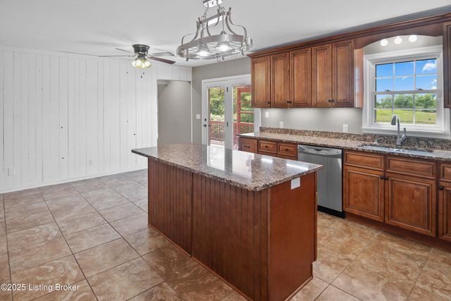 722 Old Bloomfield Rd, Bardstown, KY 40004