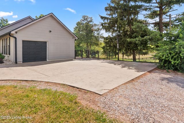 722 Old Bloomfield Rd, Bardstown, KY 40004