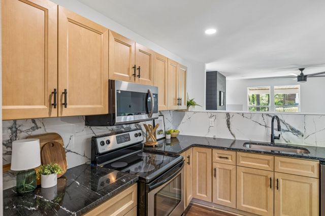 2402 Buchanan St, Nashville, TN 37208
