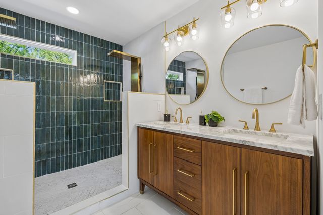 2402 Buchanan St, Nashville, TN 37208