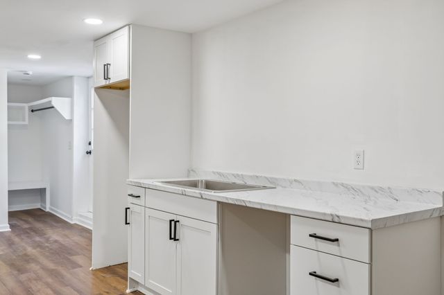 2402 Buchanan St, Nashville, TN 37208
