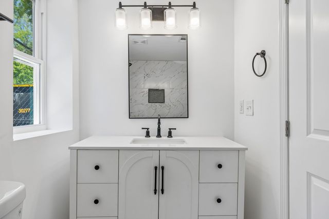 2402 Buchanan St, Nashville, TN 37208