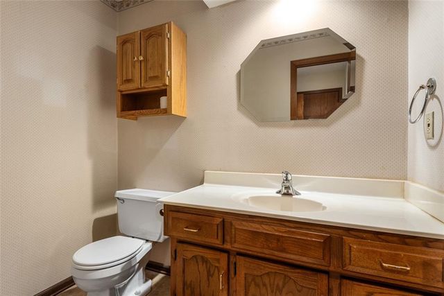 10128 W 86th Terrace, Overland Park, KS 66212