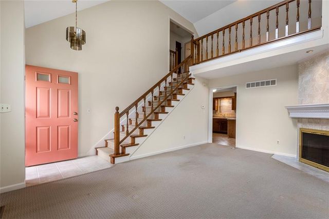 10128 W 86th Terrace, Overland Park, KS 66212