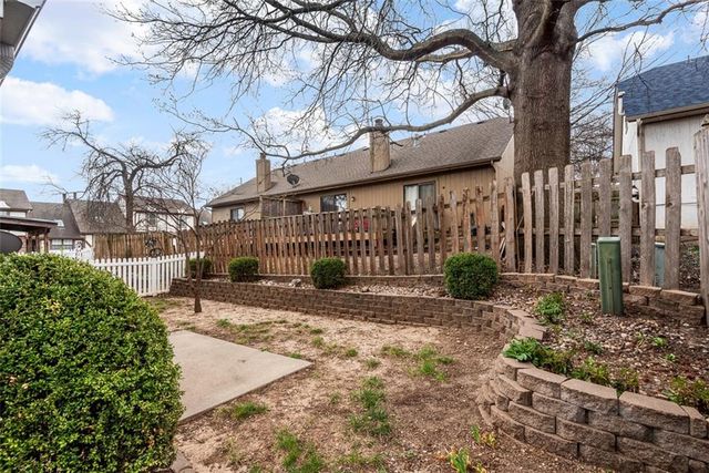 10128 W 86th Terrace, Overland Park, KS 66212