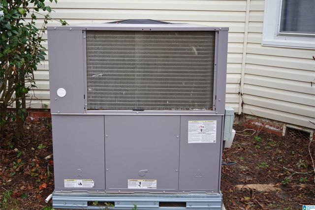 906 6TH AVENUE N, Clanton, AL 35045