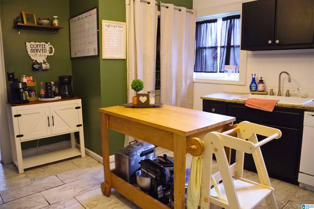 906 6TH AVENUE N, Clanton, AL 35045