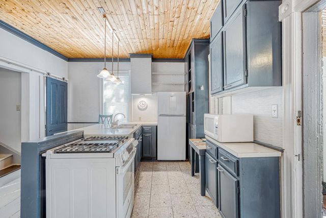 254 Western Avenue S, Saint Paul, MN 55102