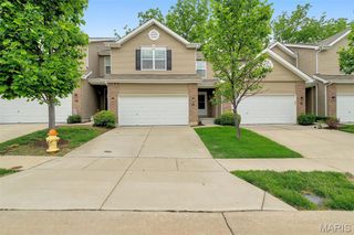 32 Loris Lane, St Charles, MO 63303